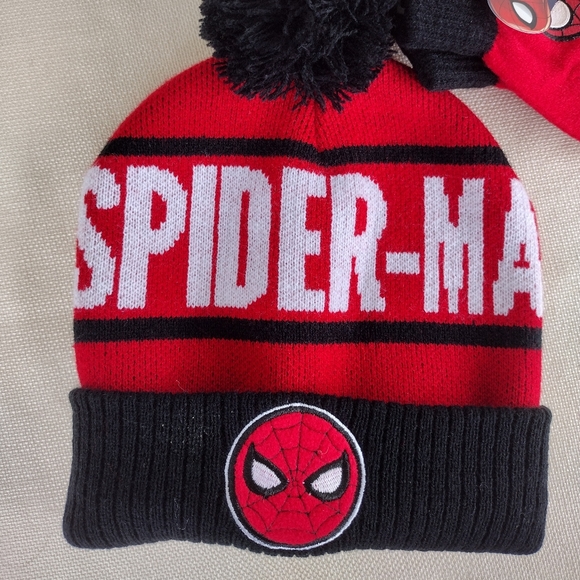 SOLD Marvel Spider-Man Children 4-9 yrs Hat & Gloves Set - Picture 2 of 11